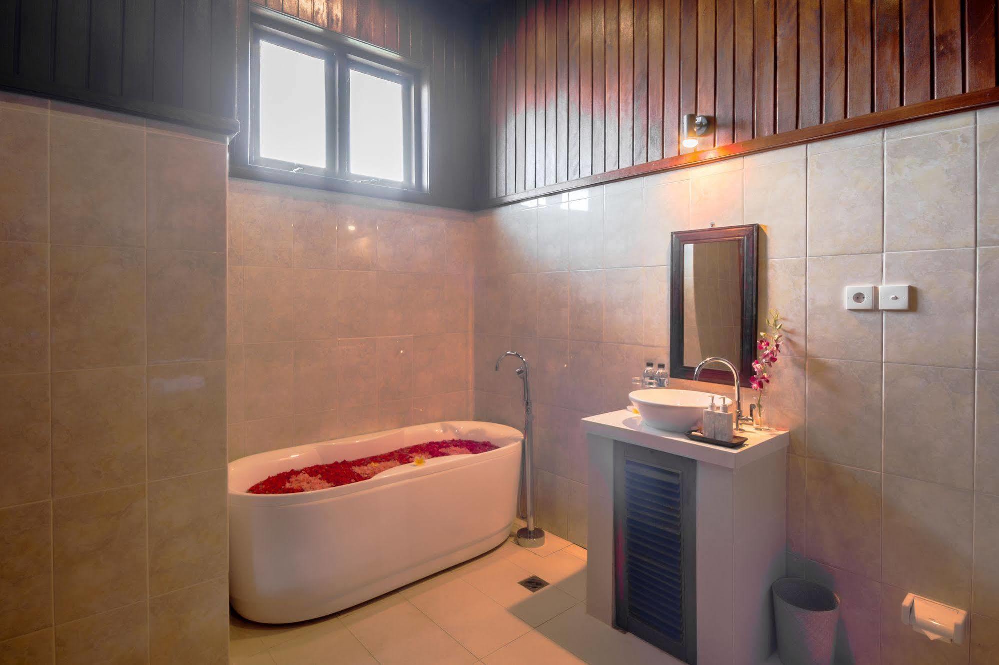 โลกา ปาลา วิลลา Hotel อูบุด ภายนอก รูปภาพ